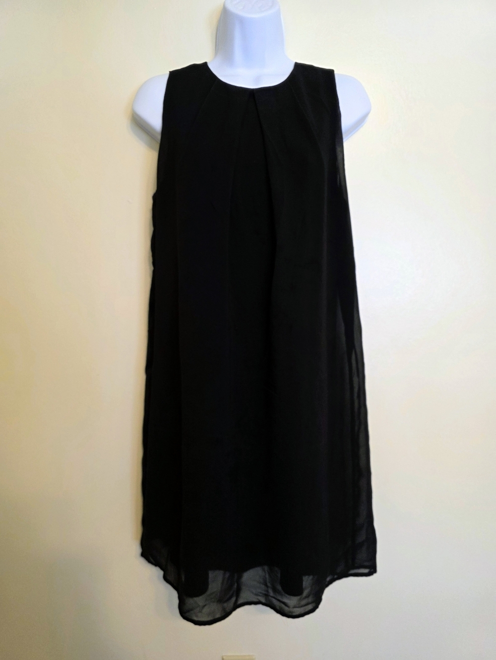 Black Sleeveless Shift Dress Pleated Front Lined Size M